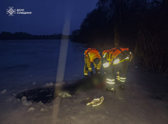 Трагедія на кризі у Сумському районі: рятувальники дістали з води тіло людини