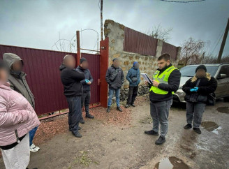 Арсенал зброї та наркотики вдома: житель Конотопщини постане перед судом