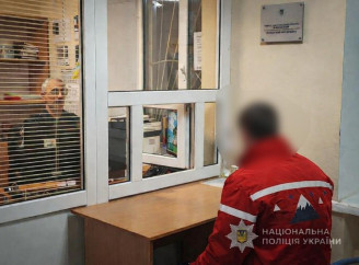 Крадіжка через смартфон: у Сумах чоловік таємно зняв гроші та набрав позик на ім’я товариша