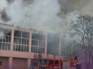 Окупанти атакувала Шостку двома "шахедами", поціливши у спорткомплекс ДЮСШ під час тренування дітей