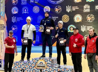 П'ять медалей чемпіонату України: успіх сумських майстрів стрільби з лука