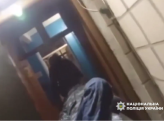 Два кілометри на санчатах: у Середина-Буді дільничний врятував чоловіка від обмороження