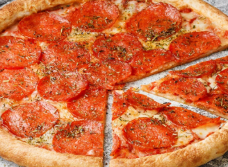 Піца на тонкому чи пухкому тісті: що краще саме для вас