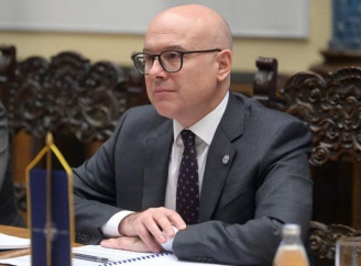 Парламент Сербії відправив уряд у відставку