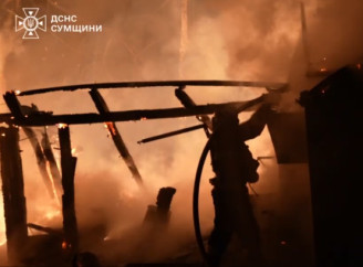 Внаслідок атаки росії на Лебединську громаду пошкоджено техніку та приміщення агропідприємства