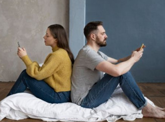 Головна відмінність у переживанні самотності: чоловіки частіше приховують емоційний голод