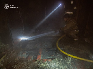 російські війська вранці атакували Суми: сталося загоряння нежитлової будівлі