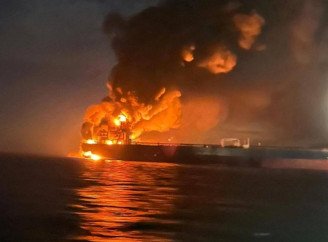 Танкер російського «тіньового флоту» сів на мілину біля Болгарії після попередньої атаки дронів