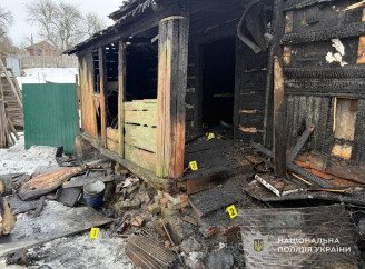 Через сварку мешканець Кролевця облив бензином та підпалив чужу оселю
