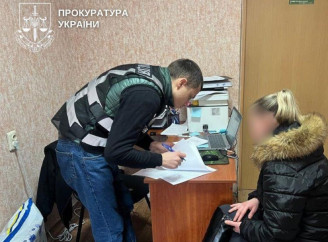 Катування дитини у Києві: матір підозрюють у систематичному жорстокому насильстві над 9-річним сином