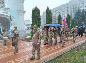 Сумська громада провела в останню путь загиблого воїна.