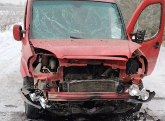 Ворожий FPV-дрон атакував цивільне авто на Сумщині: є поранені