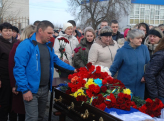 Шосткинська громада провела в останню путь воїна-зенітника Володимира Кулика