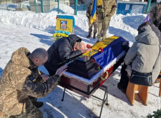 У Глухові провели в останню путь захисника-прикордонника Дмитра Ярошенка