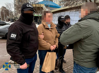 Фіктивне вчительство за 5 тисяч доларів: у Сумах викрили директорку школи, яка торгувала бронею