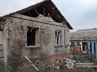 Ворожі удари по Сумській громаді та районах області: пошкоджено житлові будинки, школу та склад