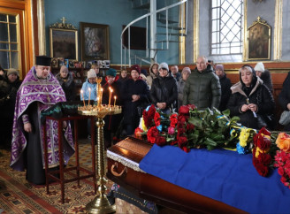 Тростянецька громада провела в останню путь героя Івана Атаманова