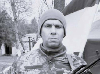Вічна пам'ять Герою: на Конотопщині поховали воїна, який поліг у бою за Україну