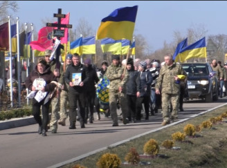 Буринська громада провела в останню путь героя Руслана Михайлика