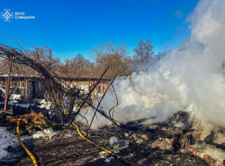 На Шосткинщині під час пожежі в житловому будинку загинула жінка (відео)