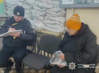 Поліцейські повернули пенсіонерці в Шостці понад 7 тисяч загублених гривень