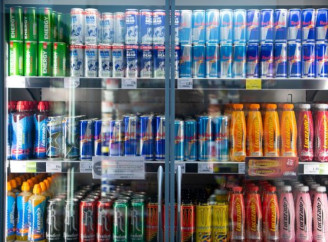 У Раді хочуть заборонити продаж енергетиків підліткам