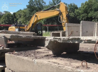 На Сумщині посадовець ДСНС змушував 12 підлеглих будувати дім своїй дружині