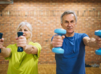 💪 Силові тренування як засіб уповільнення старіння: шість ключових переваг