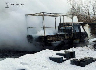 На Сумщині російські дрони атакують цивільні автівки: двоє поранених