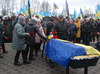 Шосткинська громада провела в останню путь розвідника-санітара Дениса Геремеса