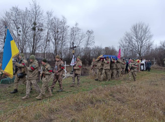 Сумська громада провела в останню путь загиблого воїна Артема Любченка