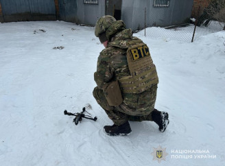 Смертоносна знахідка на подвір’ї: вибухотехніки поліції знешкодили ворожий дрон