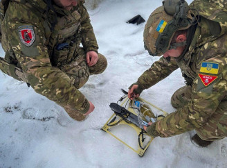 На околиці Сум знайшли безпілотник із бойовою частиною: поліція знешкодила вибухівку