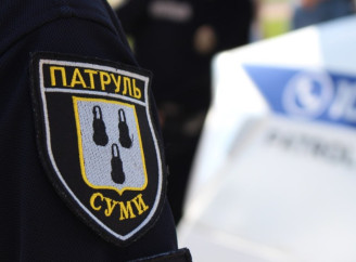 У Сумах патрульні затримали чоловіка, якого розшукували за крадіжку