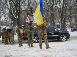 Повернувся «на щиті» через рік після загибелі: Роменщина попрощалася з морським піхотинцем Андрієм Мельником