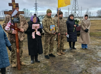 Буринська громада провела в останню путь захисника Миколу Паровченка