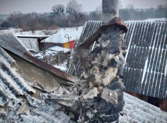 У Сумській громаді зафіксували два влучання БпЛА: пошкоджено будинок і авто