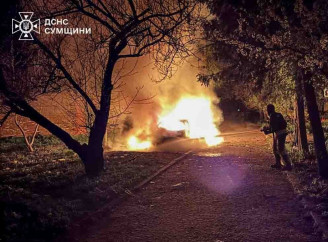 росіяни дроном атакували цивільний автомобіль у Білопіллі