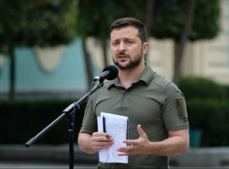 Зеленський запропонував продовжити воєнний стан та загальну мобілізацію