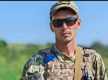 На Сумщині під час виконання бойового завдання загинув молодший сержант Андрій Козловець з Києва