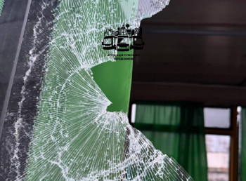 Під час ворожої атаки на Суми пошкоджено міську маршрутку