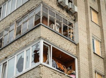 Пошкоджені будинки та більше сотні вибитих вікон: як у Сумах долають наслідки удару БпЛА