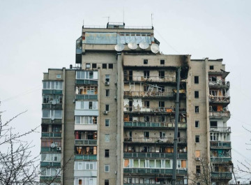 У Сумах відселяють мешканців трьох квартир пошкодженої дроном висотки на Харківській