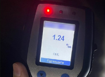 Вночі на проспекті Михайла Лушпи у Сумах патрульні зупинили нетверезу водійку