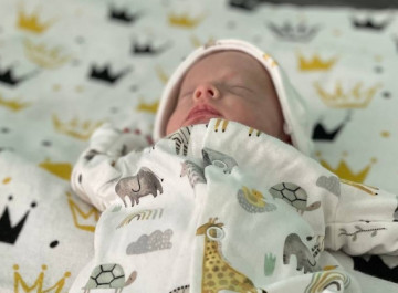 У Сумському пологовому виходили дівчинку вагою 860 грамів, яка народилася на 32-му тижні