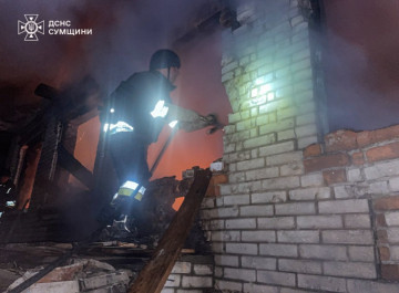 Наслідки ударів БпЛА: рятувальники ліквідували пожежі у двох громадах області