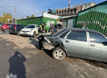 У Сумах біля ринку сталася ДТП за участі чотирьох авто: є травмований