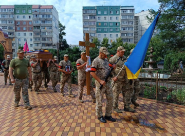 Сумська громада попрощалася із захисником Денисом Яременком