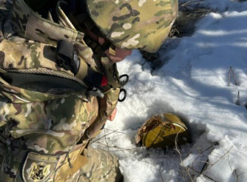 У Білопіллі вибухотехніки поліції знешкодили протитанкову міну, яку ніс ворожий дрон