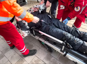 На озері Чеха у Сумах чоловік провалився під лід: рятувальна операція ДСНС (відео)